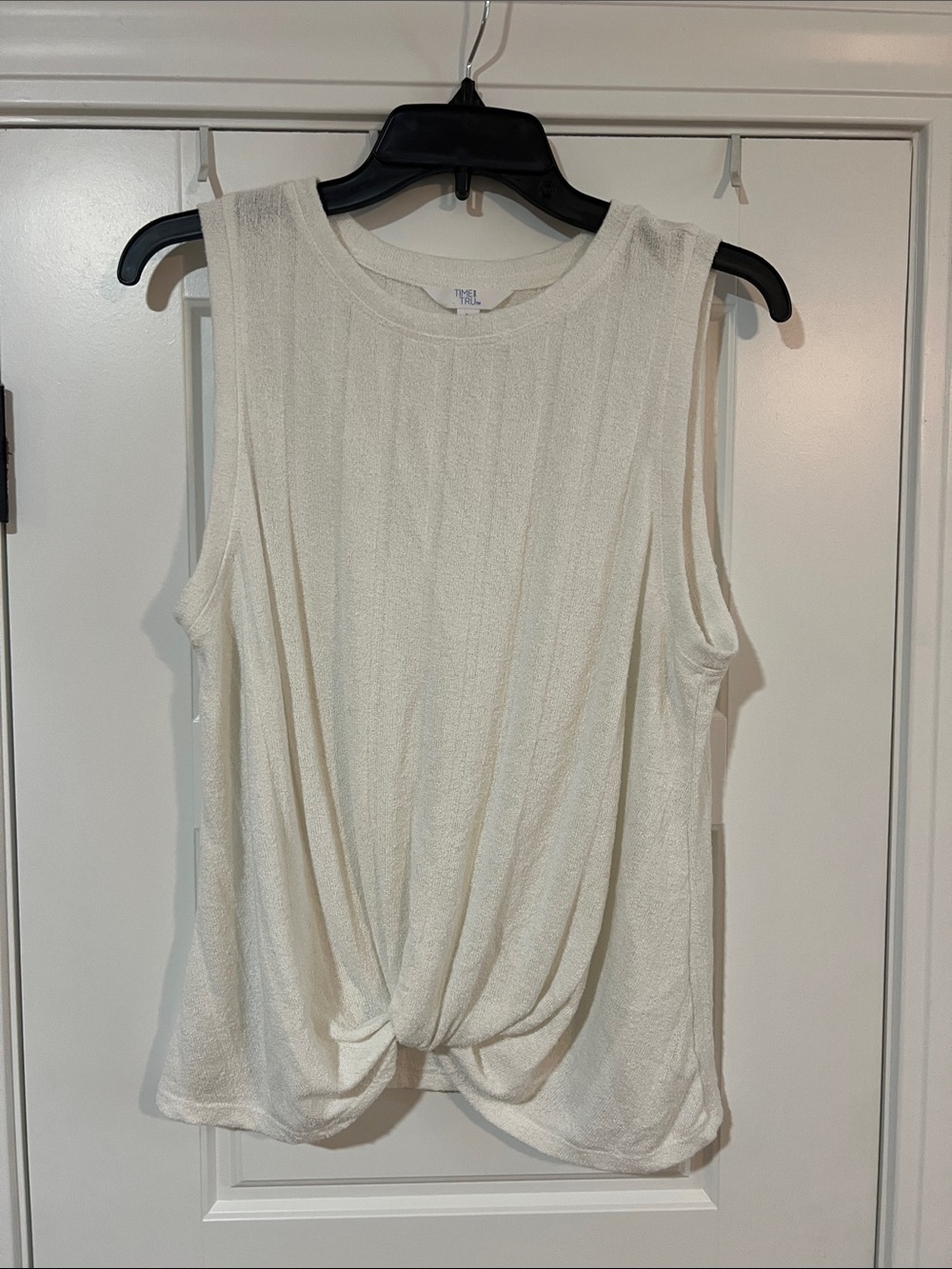 Time and Tru Cream Sleeveless Knot-Front Tank Top